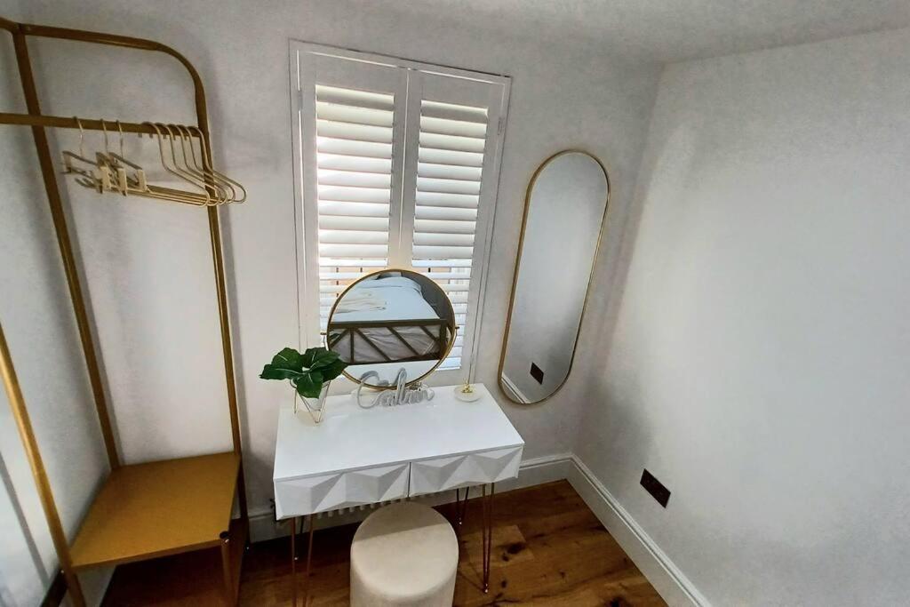 This Must Be The Place Broadstairs Bagian luar foto