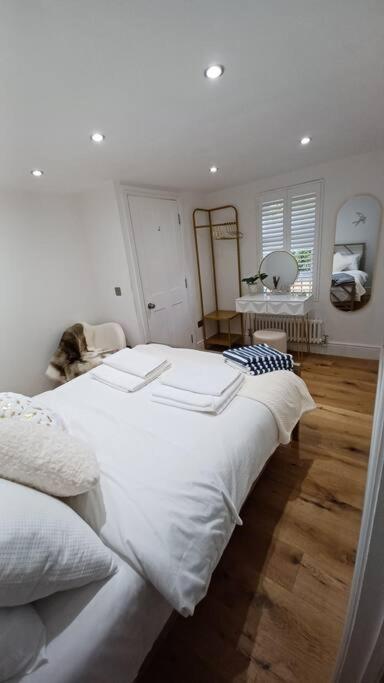 This Must Be The Place Broadstairs Bagian luar foto
